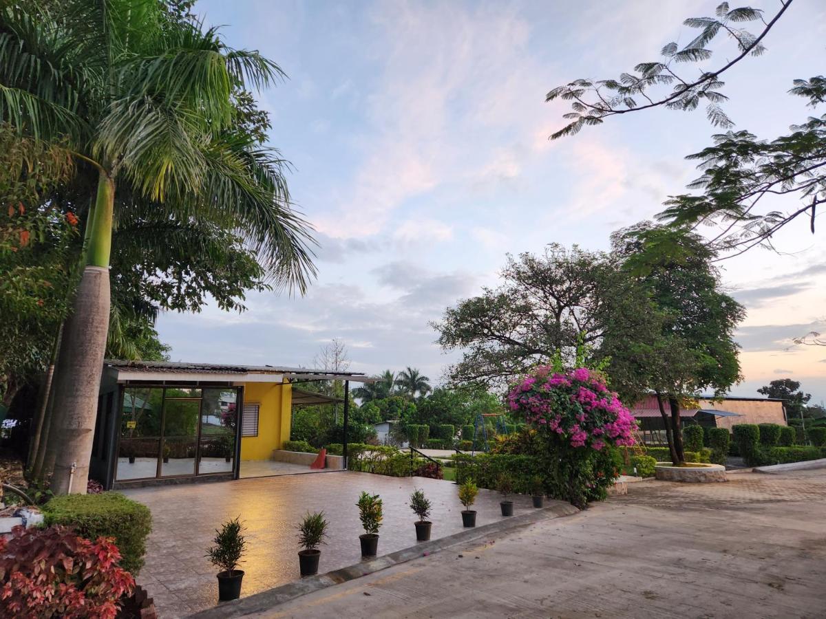Hillrock Resort & Villas, Neral-Karjat Luaran gambar